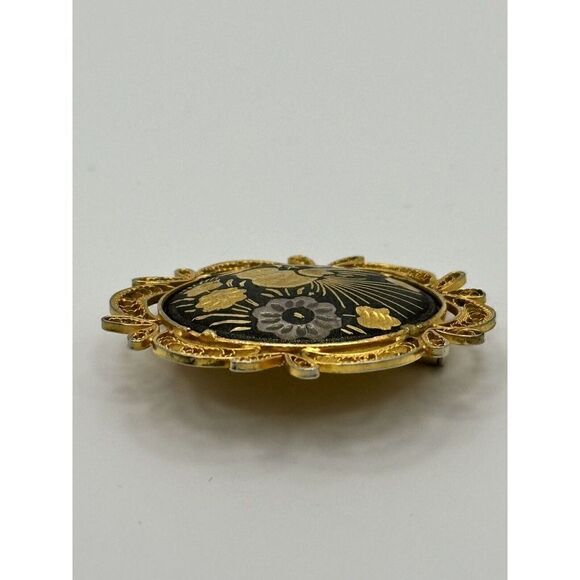 Vintage Brooch Damascene Gold Tone  Filigree Floral Bird 1.5” Pin Trombone Clasp - Picture 6 of 7